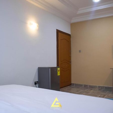 كوماسي George Vee Hotel Ltd المظهر الخارجي الصورة