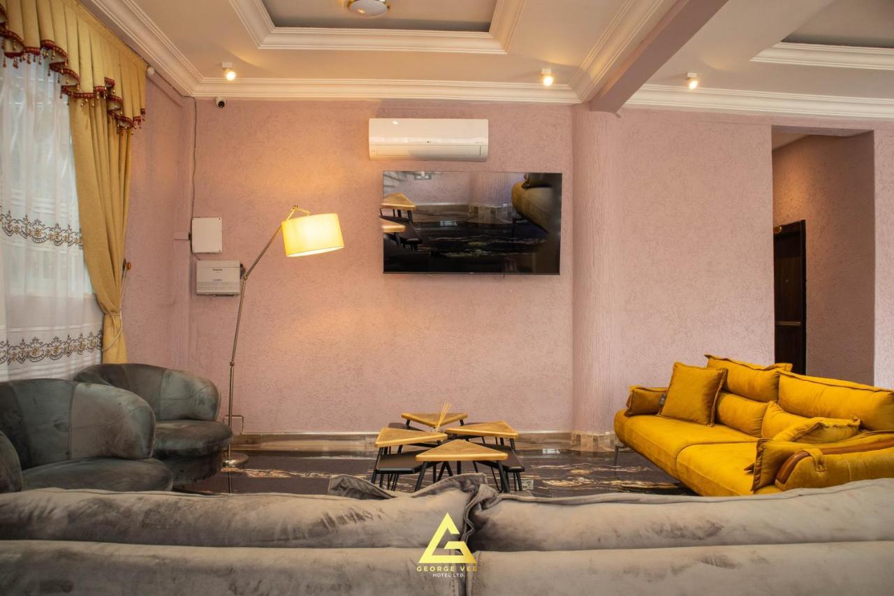 كوماسي George Vee Hotel Ltd المظهر الخارجي الصورة