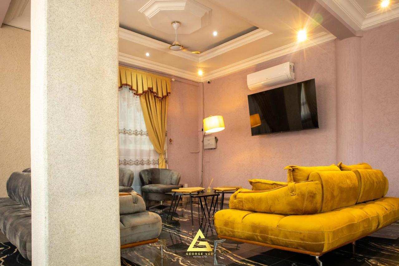 كوماسي George Vee Hotel Ltd المظهر الخارجي الصورة