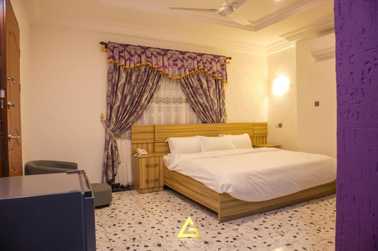 كوماسي George Vee Hotel Ltd المظهر الخارجي الصورة